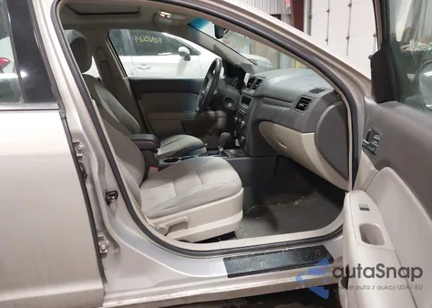 2010 Ford Fusion Se z USA, uszkodzony, nr VIN 3FAHP0HG7AR355853